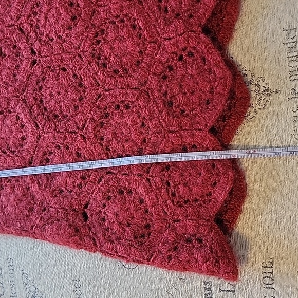 Canadian Classic Qiviuk cowl sweater - Picture 13 of 14